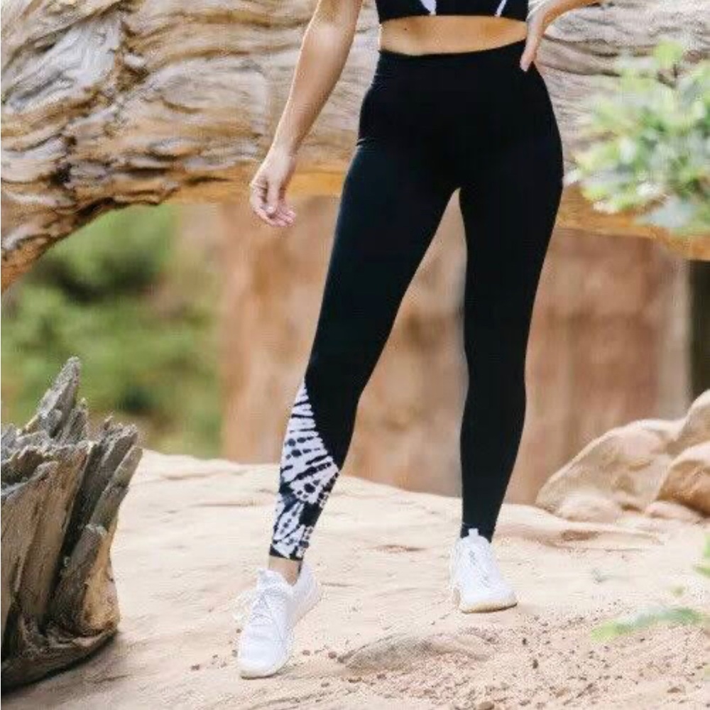 Zyia leggings